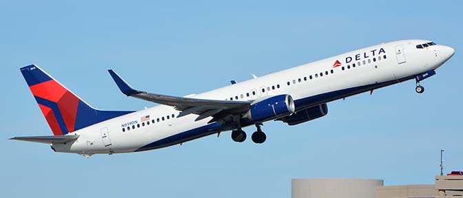 Delta Boeing 737-932 N819DN, Phoenix Sky Harbor, January 21, 2016
